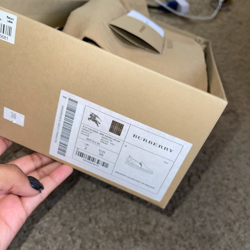 Burberry Slides - Picture 5 of 5
